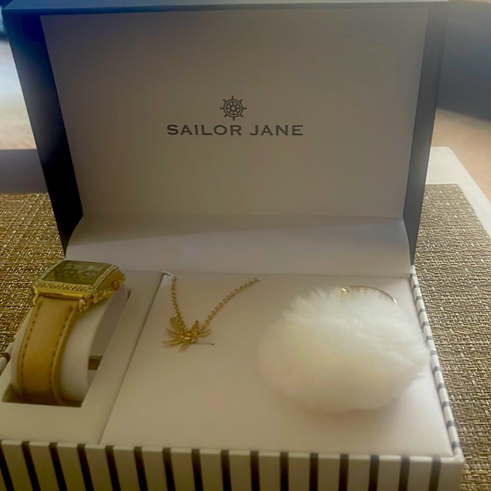 Sailor Jane ladies watch set. Set comes with watch, necklace and key chain